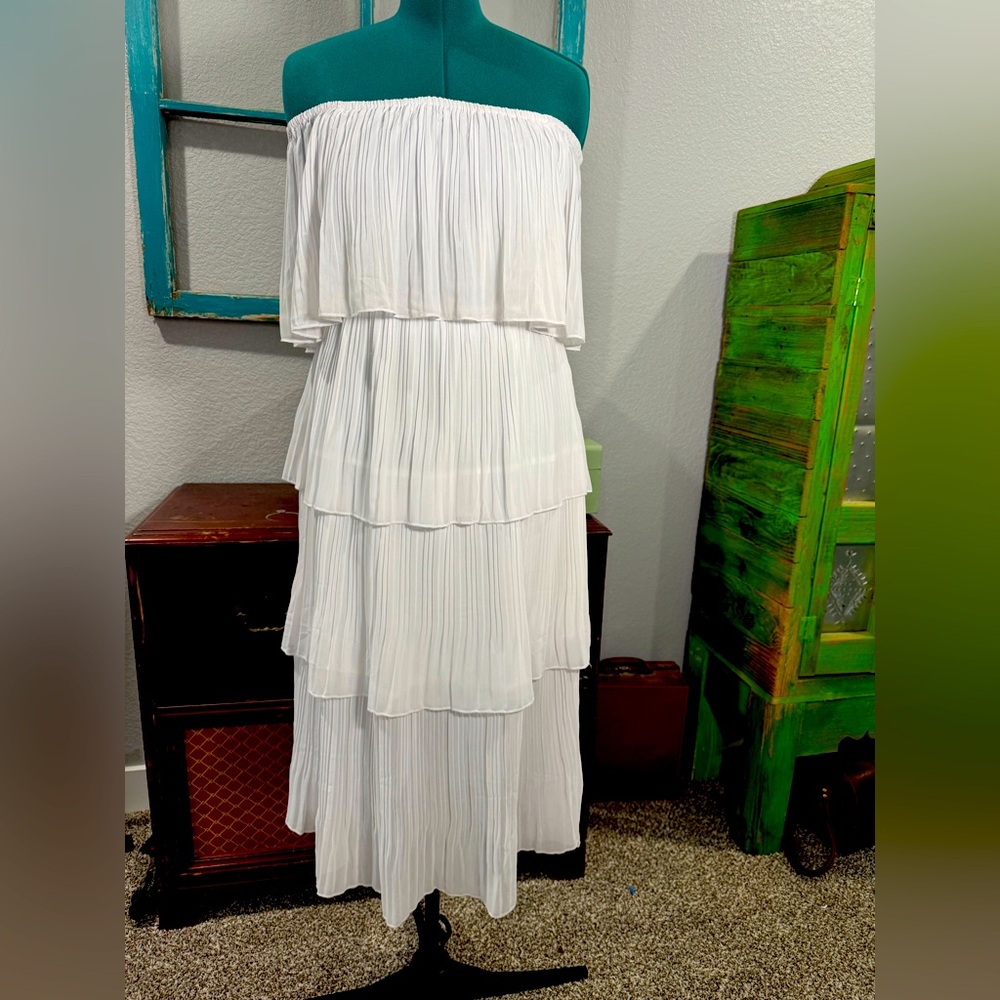 Elegant White Off-Shoulder Dress